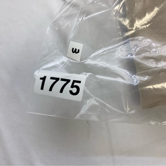 BEIGE Capris - Size 10 - Picture 4 of 4